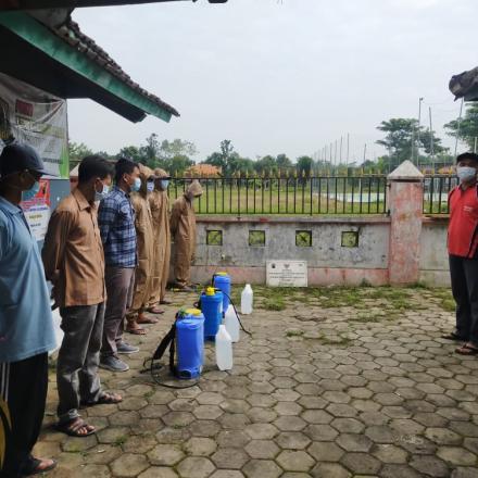 Penyemprotan Dalam rangka Pencegahan covid 19